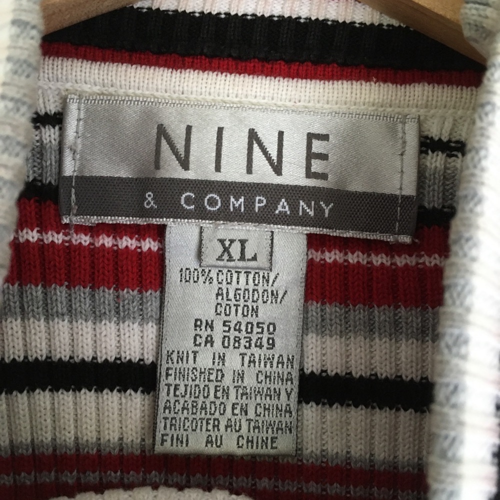 ♦️ Striped Turtleneck with Buttoned Collar - Picture 4 of 5